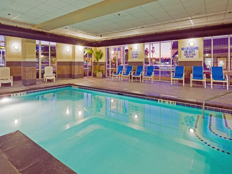 Holiday Inn Express Hotel & Suites Columbia-Fort Jackson By Ihg Exteriör bild