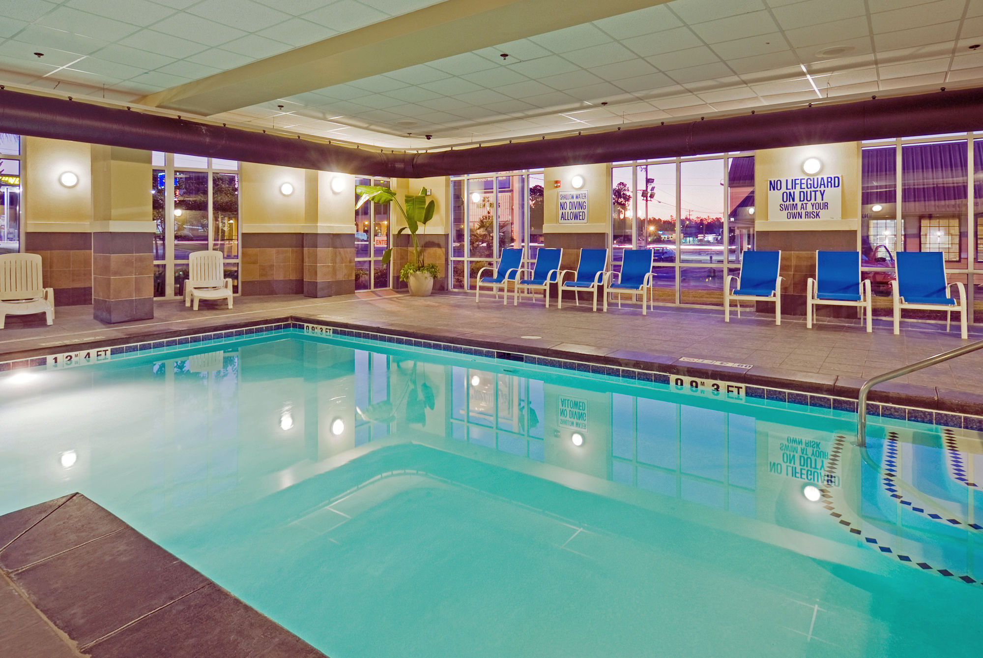Holiday Inn Express Hotel & Suites Columbia-Fort Jackson By Ihg Exteriör bild