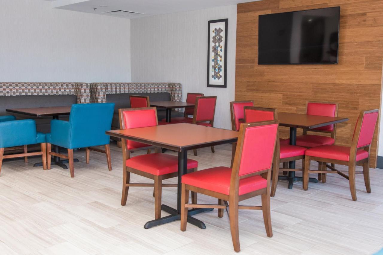 Holiday Inn Express Hotel & Suites Columbia-Fort Jackson By Ihg Exteriör bild