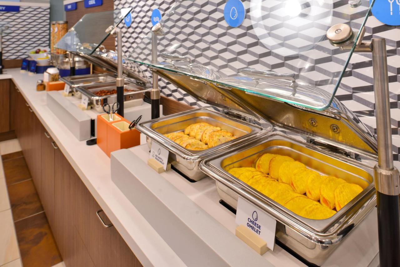 Holiday Inn Express Hotel & Suites Columbia-Fort Jackson By Ihg Exteriör bild